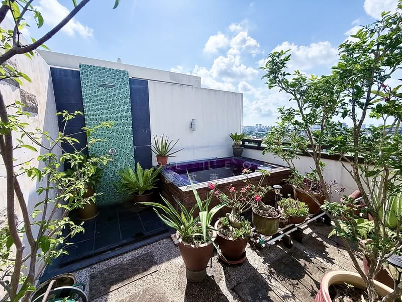 Grosvenor View, 1 Lengkong Empat, 2 Bedrooms, 1,292 sqft, Condominium For Sale, by Chloe Leong (廖欣燕）, 500128010 - Jacuzzi  - PropertyGuru.com.sg