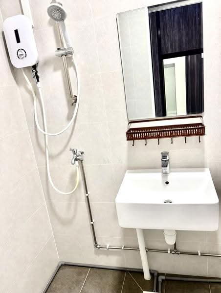 228 Choa Chu Kang Central, 228 Choa Chu Kang Central, Dairy Farm / Bukit Panjang / Choa Chu Kang, 3 Bedrooms, 1,313 sqft, HDB Flat For Sale, by R. Mani, 500128016 - Bathroom - PropertyGuru.com.sg