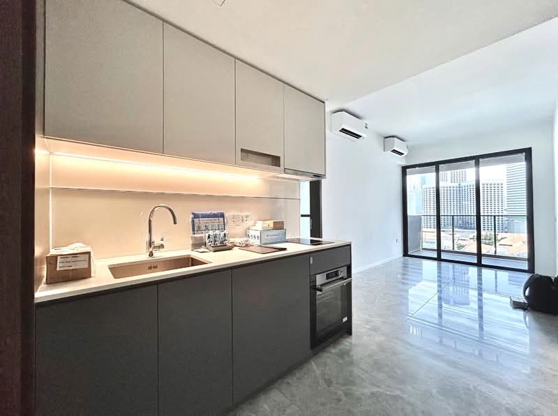 The M, 30 Middle Road, 2 Bedrooms, 592 sqft, Condominium For Sale, by Victoria Chan, 500128021 - Kitchen - PropertyGuru.com.sg
