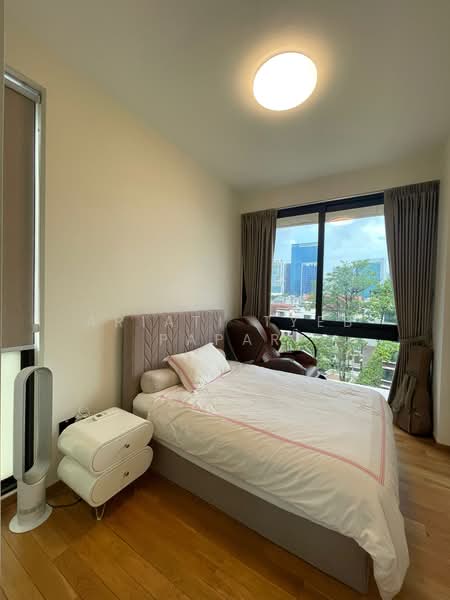 Peak Residence, 333 Thomson Road, 2 Bedrooms, 801 sqft, Condominium For Sale, by Ariati Tyeb Papar, 500128043 - Bedroom - PropertyGuru.com.sg