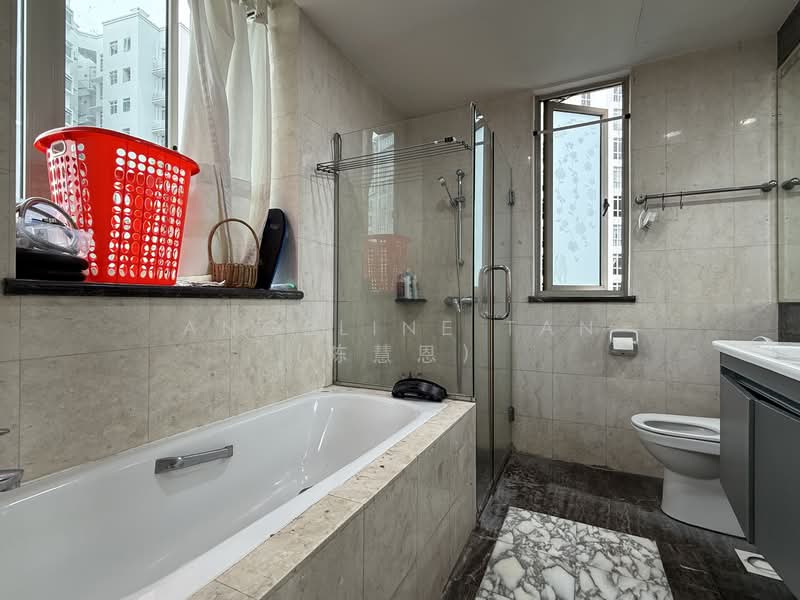 Rosewood, 7 Rosewood Drive, 4 Bedrooms, 1,475 sqft, Condominium For Rent, by Angeline Tan (陈慧恩）, 500128059 - Master Bathroom 1 - PropertyGuru.com.sg
