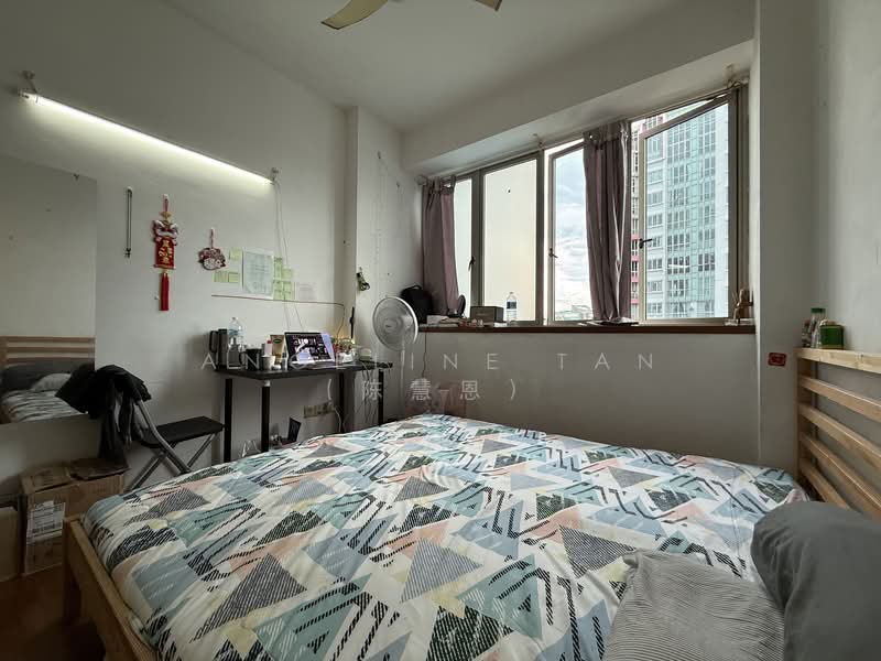 Rosewood, 7 Rosewood Drive, 4 Bedrooms, 1,475 sqft, Condominium For Rent, by Angeline Tan (陈慧恩）, 500128059 - Common Bedroom 1 - PropertyGuru.com.sg