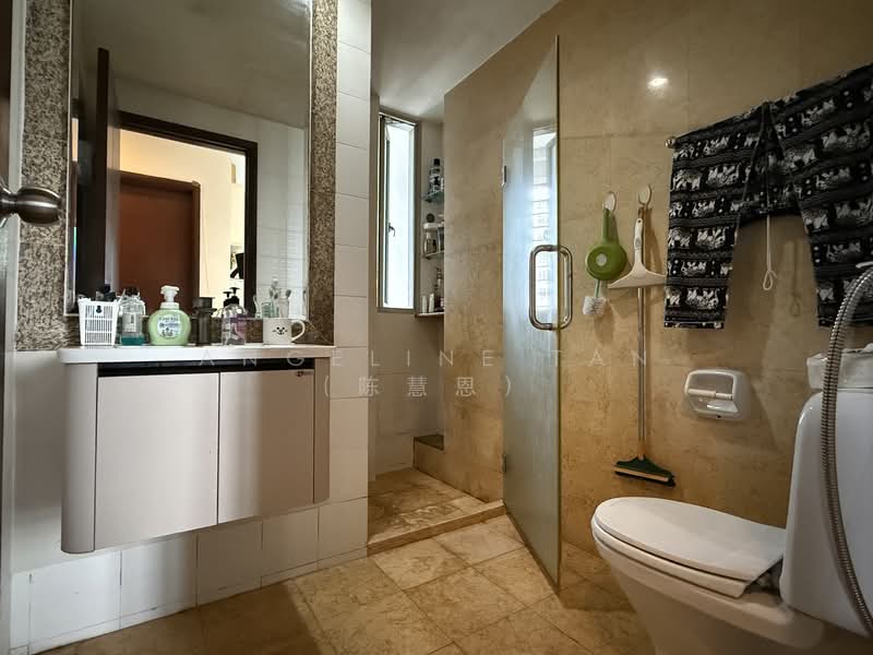 Rosewood, 7 Rosewood Drive, 4 Bedrooms, 1,475 sqft, Condominium For Rent, by Angeline Tan (陈慧恩）, 500128059 - Common Bathroom - PropertyGuru.com.sg