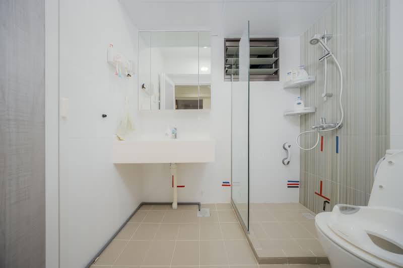 293C Compassvale Crescent, 293C Compassvale Crescent, 3 Bedrooms, 1,001 sqft, HDB Flat For Sale, by Ng You Hui, 500128068 - Common bathroom - PropertyGuru.com.sg