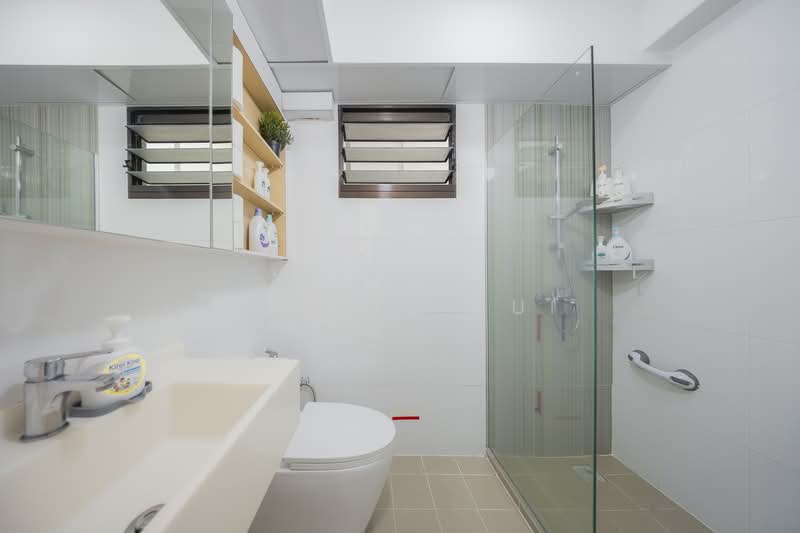 293C Compassvale Crescent, 293C Compassvale Crescent, 3 Bedrooms, 1,001 sqft, HDB Flat For Sale, by Ng You Hui, 500128068 - Master bathroom - PropertyGuru.com.sg