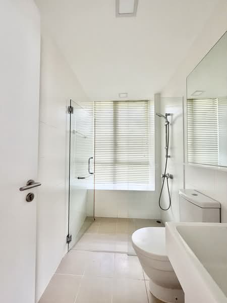 3 BEDDER NEAR AMENITIES & EATERIES, NEXT TO YISHUN!!, , 3 Bedrooms, 1,313 sqft, Condominium For Rent, by Benjamin Poh, 500128069 - Bathroom - PropertyGuru.com.sg