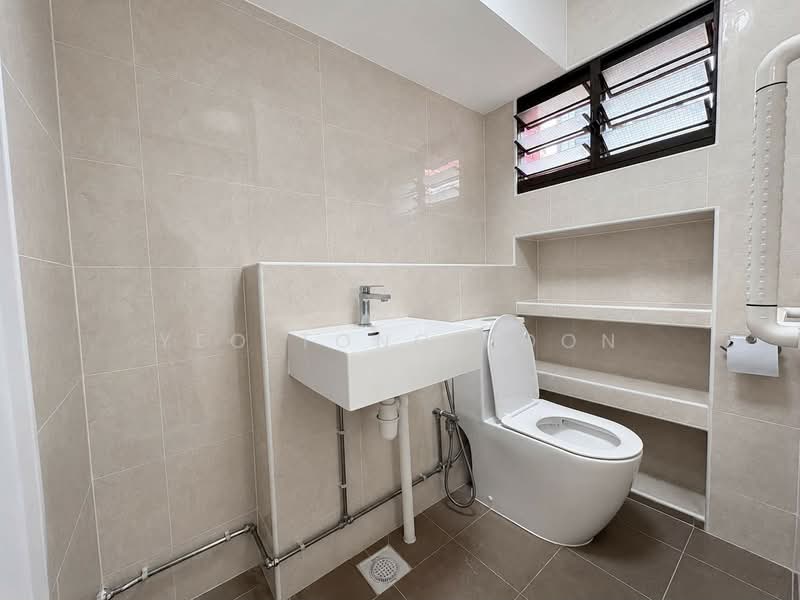 145 Mei Ling Street, 145 Mei Ling Street, 3 Bedrooms, 1,356 sqft, HDB Flat For Sale, by Yeo Tong Boon, 500128073 - Bathroom - PropertyGuru.com.sg
