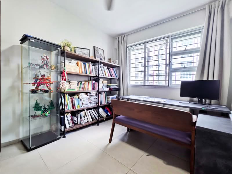 573C Woodlands Glen, 573C Woodlands Drive 16, 3 Bedrooms, 1,001 sqft, HDB Flat For Sale, by Yuki Yeoh, 500128075 - Study - PropertyGuru.com.sg