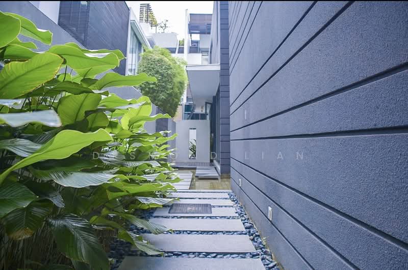 Modern Detached with Pool and Lift Bukit Timah, Duke’s Road | King’s Road | Queen’s Road | Tan Kim Cheng Roaf | Coronation Road, 5 Bedrooms, 7,400 sqft, Detached House For Rent, by Desmond Lian, 500128085 - Exterior - PropertyGuru.com.sg