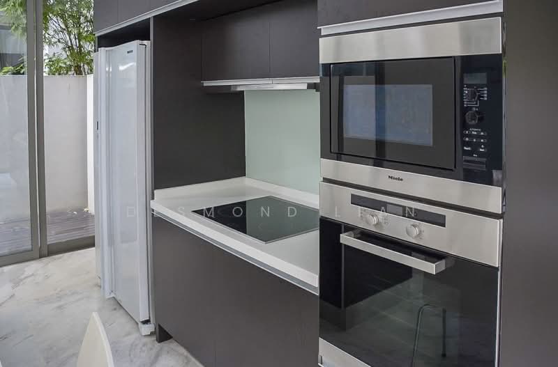 Modern Detached with Pool and Lift Bukit Timah, Duke’s Road | King’s Road | Queen’s Road | Tan Kim Cheng Roaf | Coronation Road, 5 Bedrooms, 7,400 sqft, Detached House For Rent, by Desmond Lian, 500128085 - Kitchen - PropertyGuru.com.sg