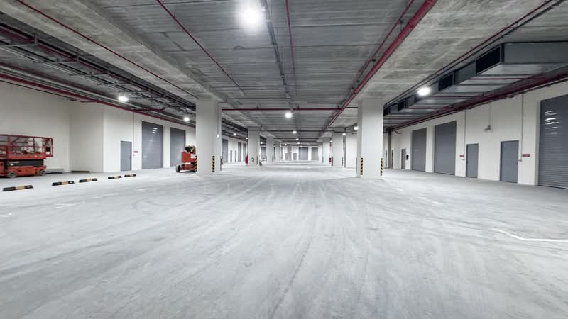 Stellar @ Tampines, 12 Tampines North Drive 4, 800 sqft, Factory / Workshop (B2) For Rent, by Yuli Tay YL, 500128087 - Car Park - CommercialGuru.com.sg