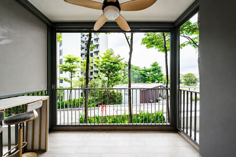 The Visionaire, 174 Canberra Drive, 2 Bedrooms, 721 sqft, Executive Condominium For Sale, by Warren Chan, 500128099 - Balcony - PropertyGuru.com.sg