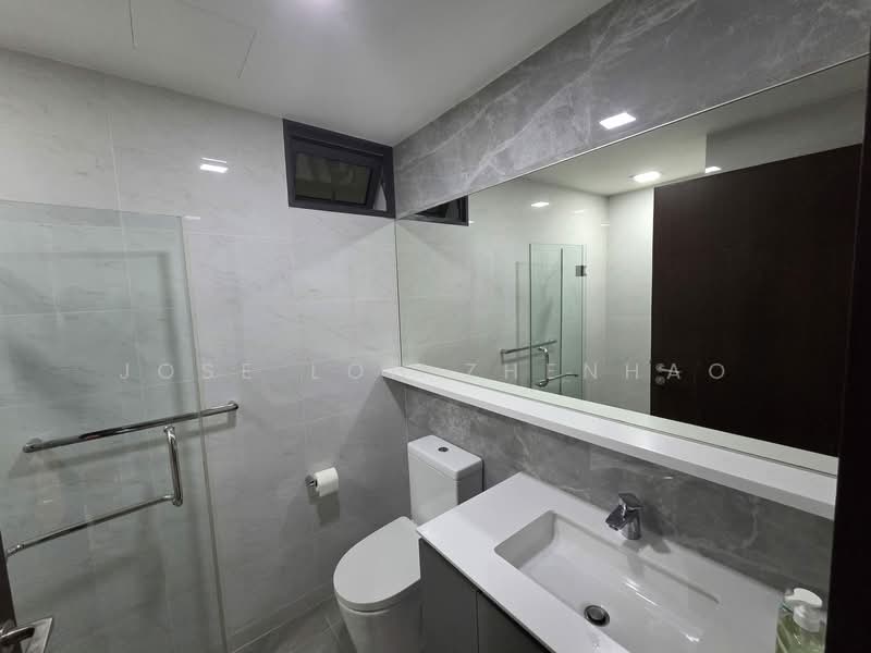 The Brownstone, 158 Canberra Drive, 3 Bedrooms, 990 sqft, Executive Condominium For Sale, by Jose Loh Zhenhao, 500128104 - Bathroom - PropertyGuru.com.sg