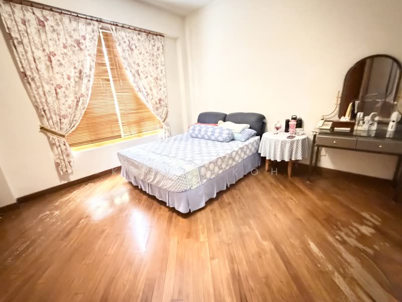 Villa Marina, 21 Jalan Sempadan, 2 Bedrooms, 1,518 sqft, Condominium For Sale, by Kelvin Koh, 500128111 - Bedroom - PropertyGuru.com.sg