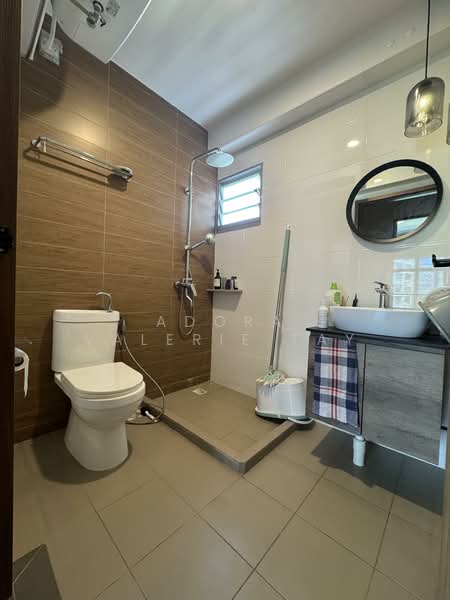 876C Tampines Avenue 8, 876C Tampines Avenue 8, 3 Bedrooms, 1,216 sqft, HDB Flat For Sale, by Adora Valerie Tay, 500128118 - Bathroom - PropertyGuru.com.sg
