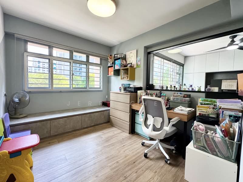 377A Hougang Street 32, 377A Hougang Street 32, 3 Bedrooms, 1,012 sqft, HDB Flat For Sale, by Jerry Chen, 500128123 - Bedroom cum Study room - PropertyGuru.com.sg