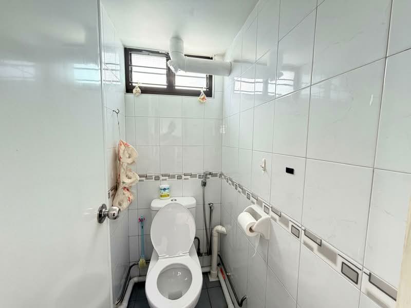 54 Marine Terrace, 54 Marine Terrace, 3 Bedrooms, 947 sqft, HDB Flat For Sale, by Cindy Fu 付小姐, 500128126 - Bathroom - PropertyGuru.com.sg