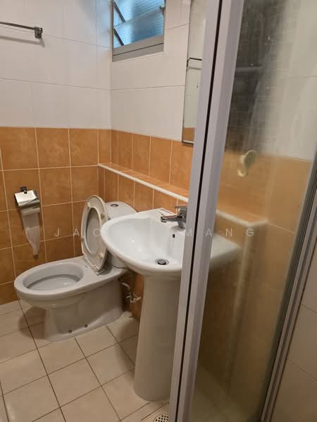 61C Strathmore Avenue, 61C Strathmore Avenue, 3 Bedrooms, 1,033 sqft, HDB Flat For Sale, by Jackie Mang, 500128144 - Bathroom - PropertyGuru.com.sg