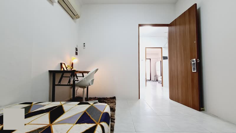 Bukit View, 144 Upper Bukit Timah Road, Room Rental, 120 sqft, Condominium For Rent, by Maple Yap, 500128150 - ECON1 - PropertyGuru.com.sg