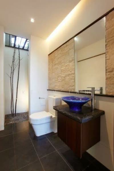 Ocean Drive, , 4 Bedrooms, 10,111 sqft, Detached House For Rent, by Keith Tan, 500128155 - Bathroom - PropertyGuru.com.sg