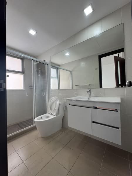 The Shaughnessy, 2 Miltonia Close, 5 Bedrooms, 3,305 sqft, Terraced House For Rent, by Laura Chan 陈诗惠, 500128161 - Bathroom - PropertyGuru.com.sg