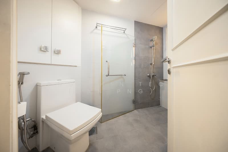 Villa Marina, 37 Jalan Sempadan, 3 Bedrooms, 1,281 sqft, Condominium For Sale, by Png Chin Teck (Ian Png), 500128165 - Common Bathroom - PropertyGuru.com.sg