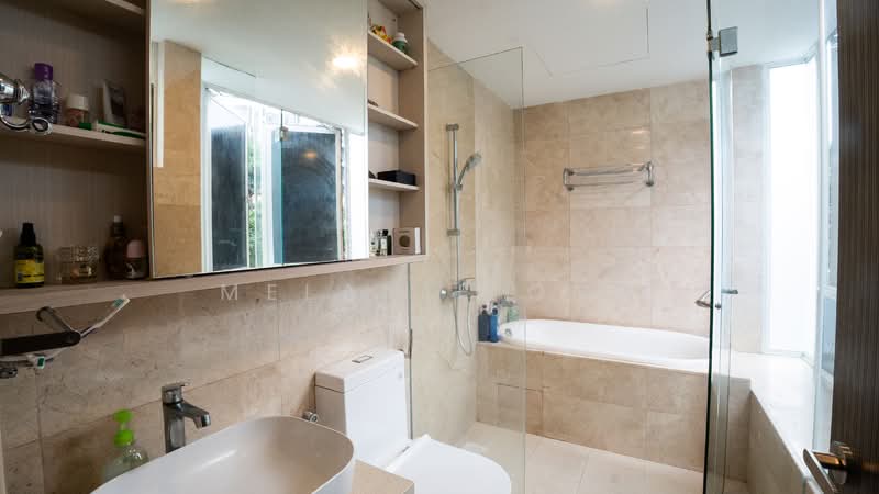 Corner Terrace Near Bartley and Tai Seng MRT, , 5 Bedrooms, 3,000 sqft, Corner Terrace For Sale, by Melanie Ong, 500128171 - Bathroom - PropertyGuru.com.sg