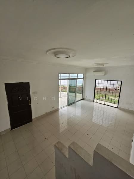 For Sale - Prime Corner Terrace Plot in Nanyang Park