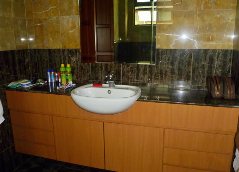 holland road, HOLLAND ROAD, 6 Bedrooms, 6,017 sqft, Detached House For Sale, by Keith Tan, 500128180 - Bathroom - PropertyGuru.com.sg