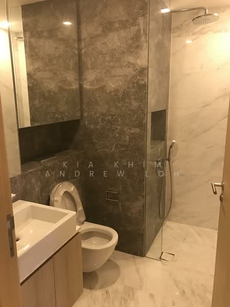 The Peak @ Cairnhill II, 61 Cairnhill Circle, 2 Bedrooms, 829 sqft, Condominium For Sale, by Kia Khim Andrew Loh, 500128181 - Bathroom - PropertyGuru.com.sg