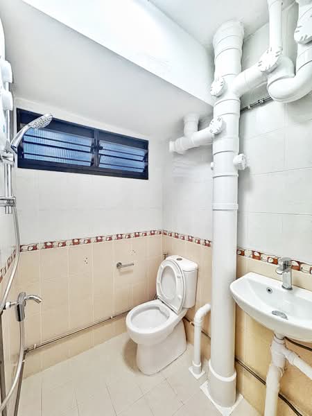 213 Ang Mo Kio Avenue 3, 213 Ang Mo Kio Avenue 3, 3 Bedrooms, 883 sqft, HDB Flat For Rent, by Bee 林美玲, 500128182 - PropertyGuru.com.sg