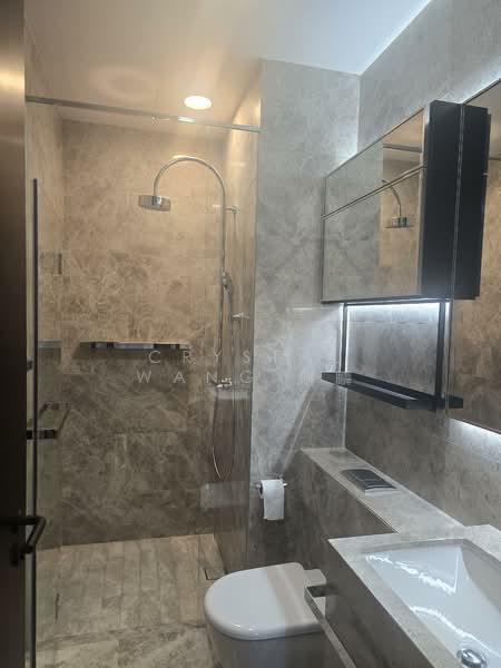 Martin Modern, 10 Martin Place, 2 Bedrooms, 764 sqft, Apartment For Rent, by Crystal Wang 麒麟, 500128193 - Bathroom - PropertyGuru.com.sg
