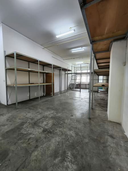 Toh Guan Centre, 21 Toh Guan Road East, 2,433 sqft, Factory / Workshop (B2) For Sale, by Jensen Lee, 500128200 - Interior - CommercialGuru.com.sg