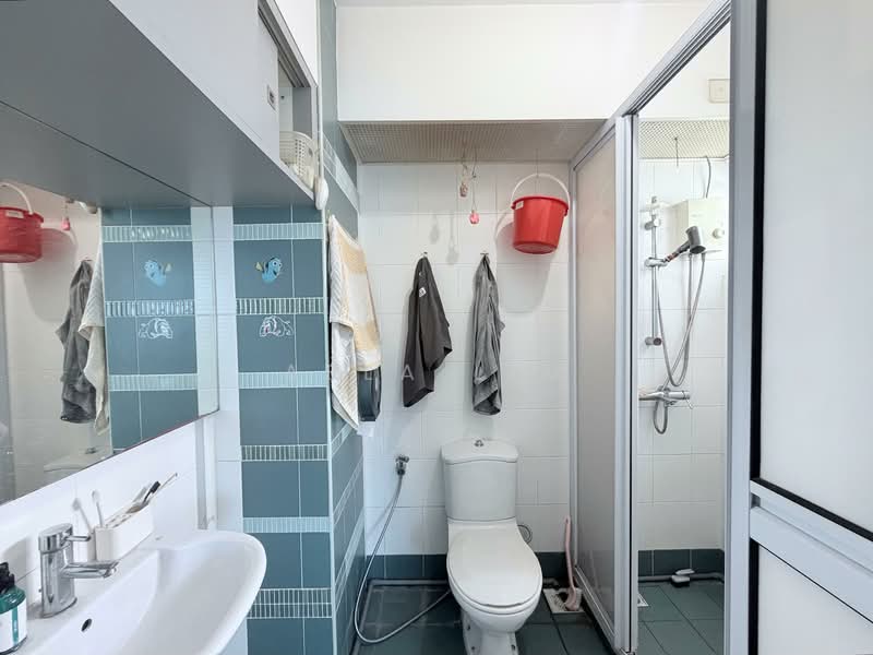 38C Bendemeer Road, 38C Bendemeer Road, 3 Bedrooms, 958 sqft, HDB Flat For Sale, by Aela Lim, 500128207 - Bathroom - PropertyGuru.com.sg