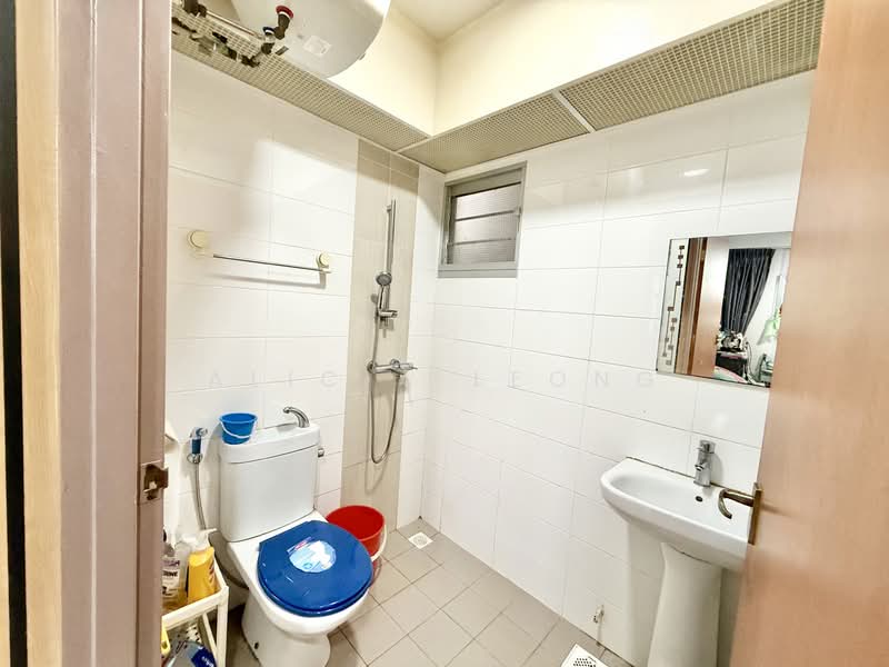 115C Canberra Walk, 115C Canberra Walk, 2 Bedrooms, 732 sqft, HDB Flat For Sale, by Alicia Leong, 500128220 - Bathroom - PropertyGuru.com.sg