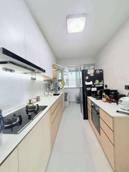 470A Upper Serangoon Crescent, 470A Upper Serangoon Crescent, 3 Bedrooms, 969 sqft, HDB Flat For Rent, by Wendi Sim, 500128237 - Kitchen - PropertyGuru.com.sg