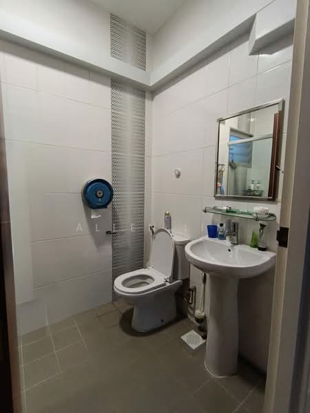 166A Yung Kuang Court, 166A Yung Kuang Road, 3 Bedrooms, 1,001 sqft, HDB Flat For Sale, by Allen Lim, 500128241 - Bathroom - PropertyGuru.com.sg
