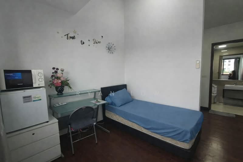 The Promenade @ Pelikat, 183 Jalan Pelikat, 2 Bedrooms, 936 sqft, Condominium For Sale, by Ryan Low, 500128248 - Bedroom - PropertyGuru.com.sg