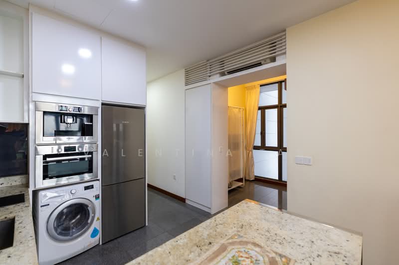 Seahill, 121 West Coast Crescent, 2 Bedrooms, 786 sqft, Condominium For Sale, by Valentina Tan, 500128262 - Kitchen - PropertyGuru.com.sg