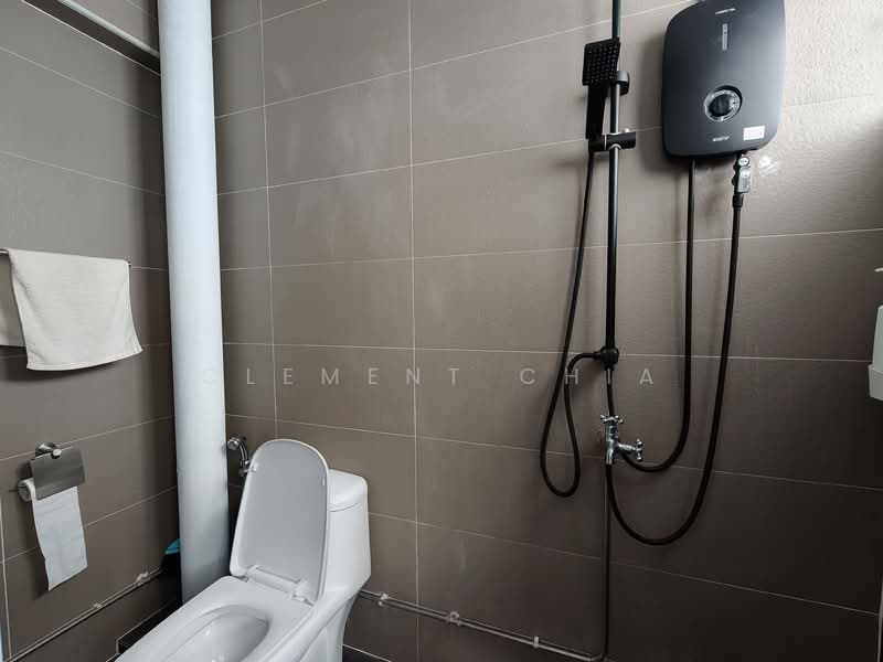 124 Pasir Ris Street 11, 124 Pasir Ris Street 11, Room Rental, 100 sqft, HDB Flat For Rent, by Clement Chia, 500128265 - Bathroom - PropertyGuru.com.sg