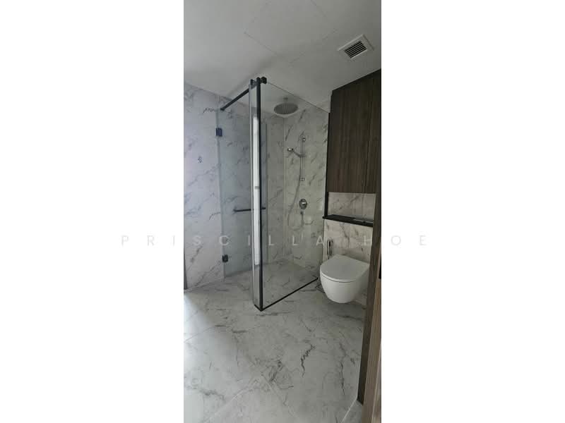 Sceneca Residence, 26 Tanah Merah Kechil Link, 1 Bedroom, 538 sqft, Condominium For Rent, by Priscilla Hoe, 500128268 - Simple yet functional Bathroom - PropertyGuru.com.sg