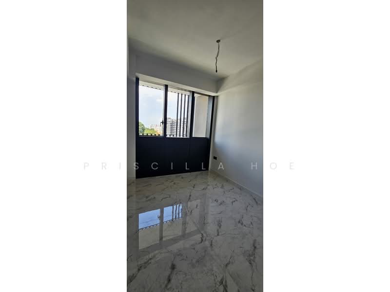 Sceneca Residence, 26 Tanah Merah Kechil Link, 1 Bedroom, 538 sqft, Condominium For Rent, by Priscilla Hoe, 500128268 - Spacious master bedroom - PropertyGuru.com.sg