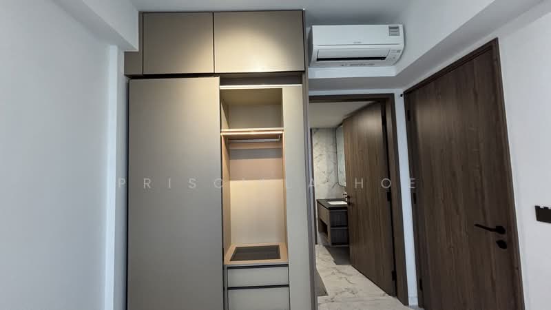 Sceneca Residence, 26 Tanah Merah Kechil Link, 1 Bedroom, 538 sqft, Condominium For Rent, by Priscilla Hoe, 500128268 - Wardrobe - PropertyGuru.com.sg