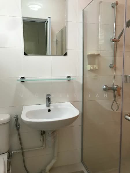 541 Serangoon North Avenue 4, 541 Serangoon North Avenue 4, 3 Bedrooms, 1,119 sqft, HDB Flat For Rent, by Michelle Tan, 500128283 - Bathroom - PropertyGuru.com.sg