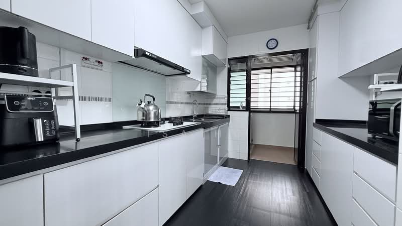 635A Senja Road, 635A Senja Road, 3 Bedrooms, 1,205 sqft, HDB Flat For Sale, by Isa Ho, 500128284 - Kitchen - PropertyGuru.com.sg