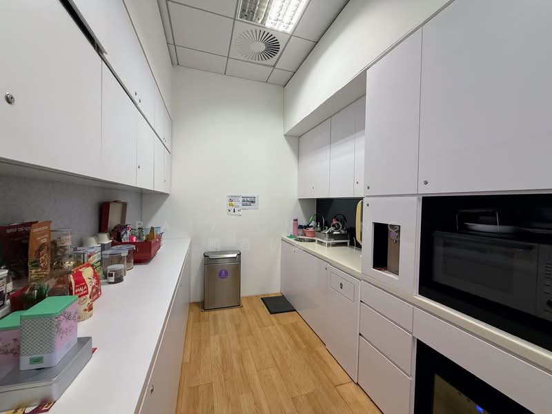 CapitaGreen, 138 Market Street, 2,000 sqft, Office For Rent, by Patrick Ong 王鹏若(安仔), 500128286 - Kitchen - CommercialGuru.com.sg