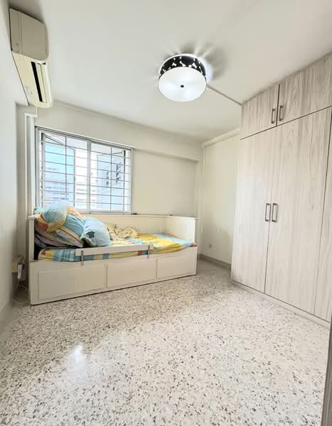 219 Lorong 8 Toa Payoh, 219 Lorong 8 Toa Payoh, 3 Bedrooms, 882 sqft, HDB Flat For Sale, by Josephine Chia, 500128295 - Common Bedroom - PropertyGuru.com.sg