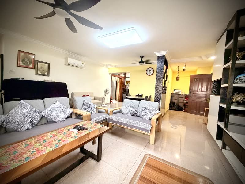 684B Choa Chu Kang Crescent, 684B Choa Chu Kang Crescent, 3 Bedrooms, 1,184 sqft, HDB Flat For Sale, by Kelvin Su, 500128299 - Living Room - PropertyGuru.com.sg