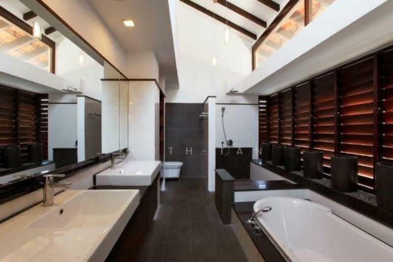 Ocean Drive, Ocean Drive, 4 Bedrooms, 5,500 sqft, Detached House For Sale, by Keith Tan, 500128319 - Bathroom - PropertyGuru.com.sg