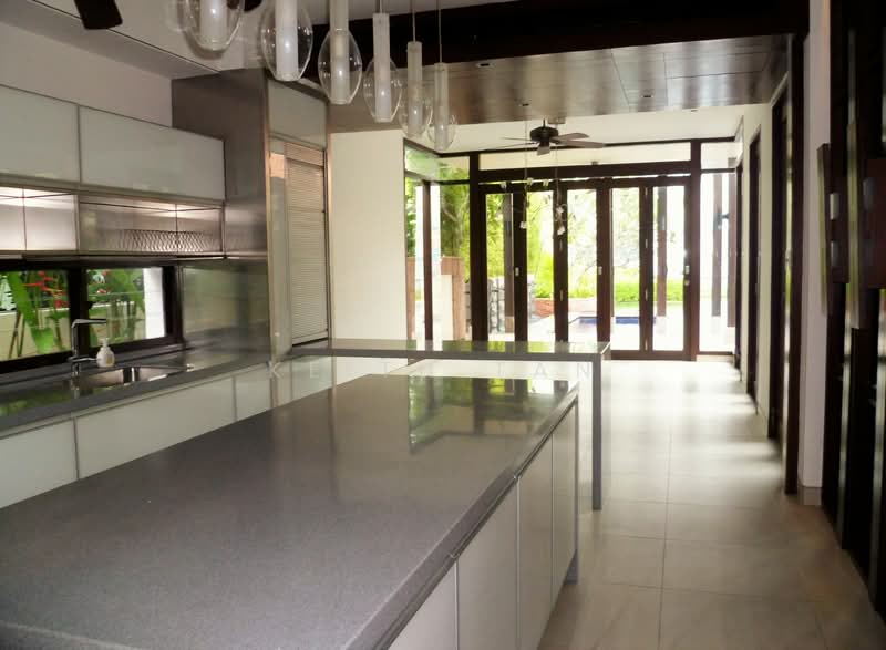 Ocean Drive, Ocean Drive, 4 Bedrooms, 5,500 sqft, Detached House For Sale, by Keith Tan, 500128319 - Kitchen - PropertyGuru.com.sg